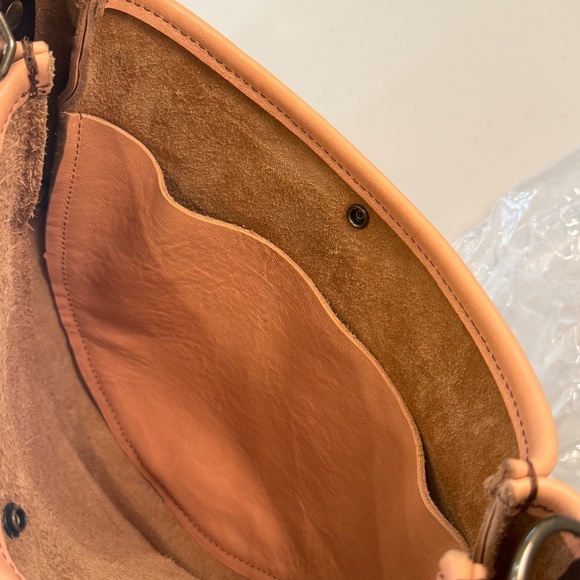 Go Forth Goods Celeste Small Leather Hobo Peach Fuzz - Picture 5 of 9